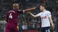 Davies and Kompany argue after a foul on the latter by the Welshman